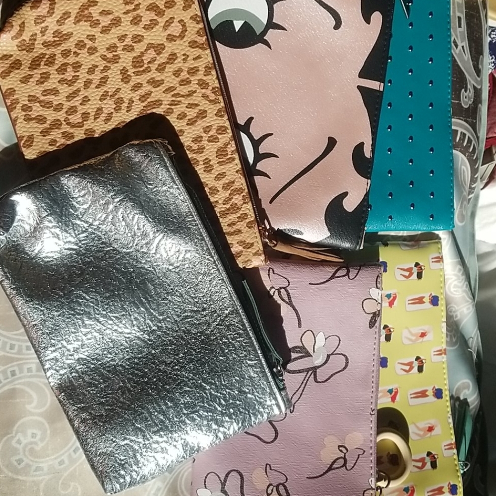 ❤Sold❤11 Ipsy bags